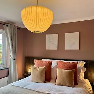  Holiday home Lovely 2 Bedroom House + Garden